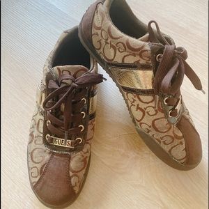 guess shoes size 8